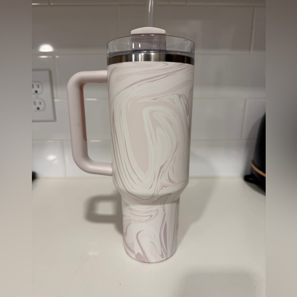 STANLEY Quencher H2.0 - 40oz Tumbler with Handle RETIRED COLOR!! ROSE GOLD SWIRL - Picture 4 of 9